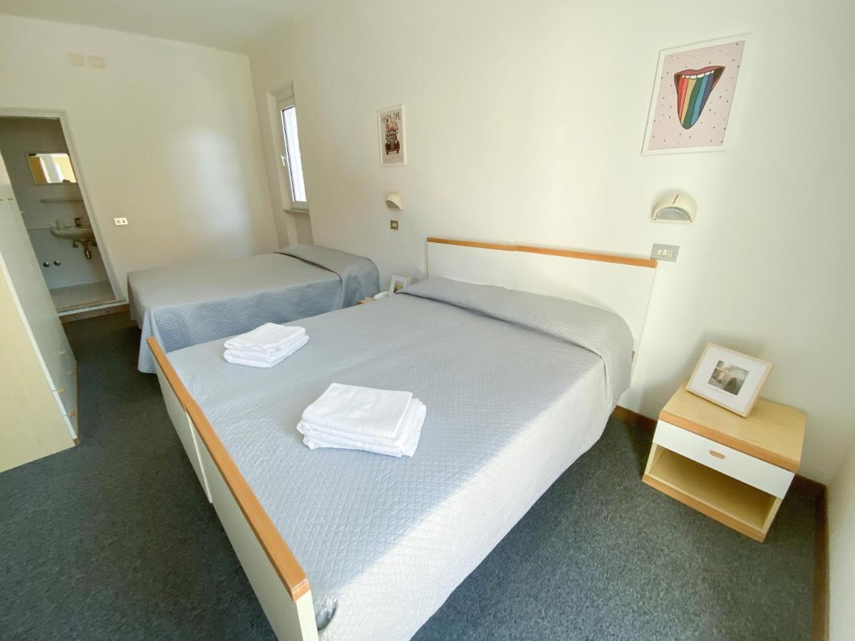Hotel Berlino Cattolica Szoba fotó